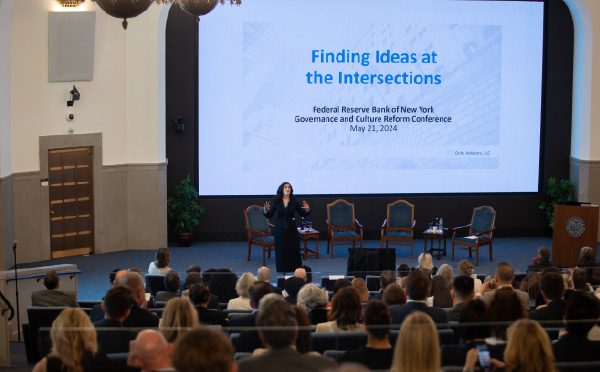 Susan Ochs leading a workshop at the 2024 Governance and Culture Reform Conference.