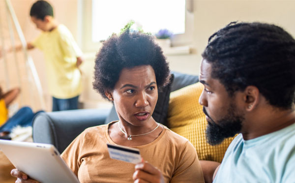 household-discussing-finances