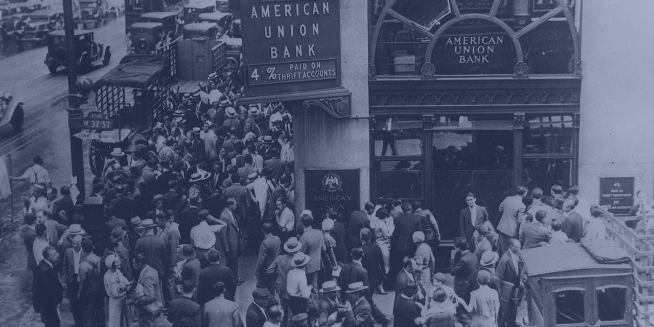 Black and white photo of a bank run on the American Union Bank which collapsed and went out of business on June 30, 1931.